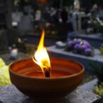 Dušičková pobožnosť za zomrelých v Zlatých Moravciach