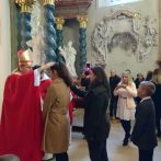 Vysluhovanie sviatosti birmovania v Marianke