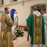 10. FEBRUÁR – POSVÄTENIE NOVÝCH SÔCH – LURSKEJ PANNY MÁRIE A SVÄTEJ BERNARDETY